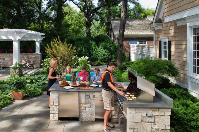 Tips to Design an Outdoor Kitchen