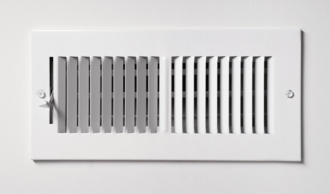 How To Choose Between Floor and Ceiling Heat Ducts