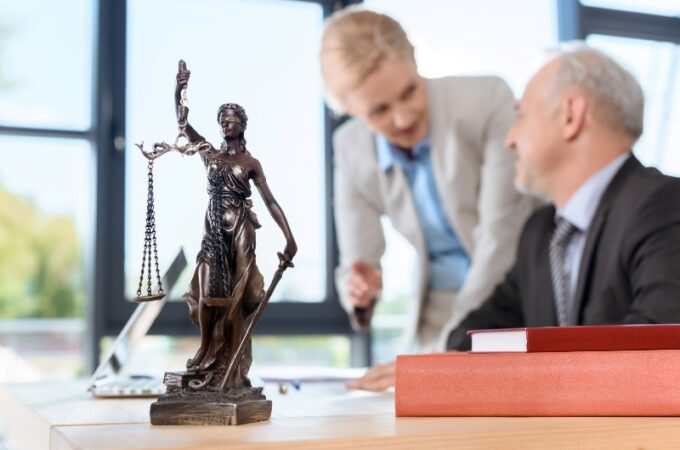 7 Tips on Hiring Perfect Commercial Lawyer