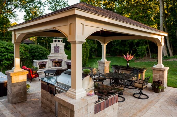 6 Must-Have Accessories for a Gazebo