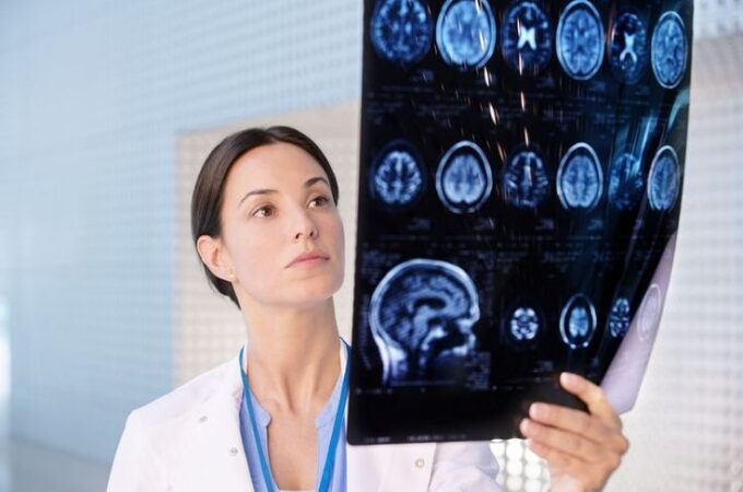 What Is The Difference Between A Radiologist And A Neurologist?