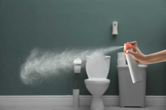 How to Keep Your Bathroom Smelling Fresh All the Time