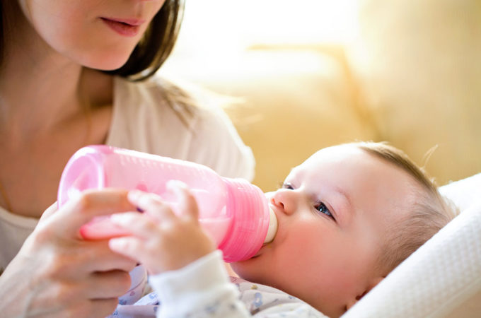 5 Things to Know About Formula Feeding Your Baby