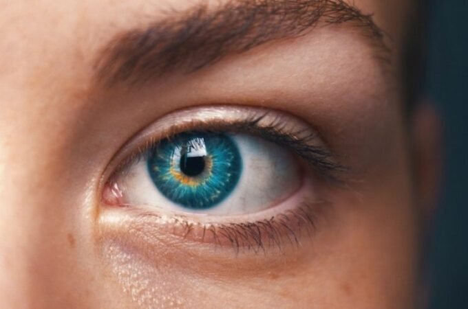 Five Top Tips for Looking After Your Contact Lenses