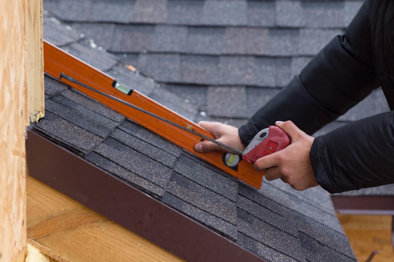 5 Essential Questions to Ask a Roofing Contractor