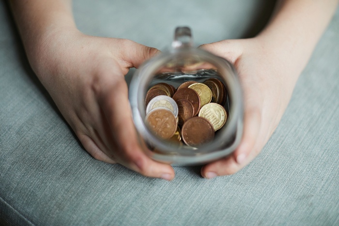 6 Insane Ways To Save Money On A Tight Budget