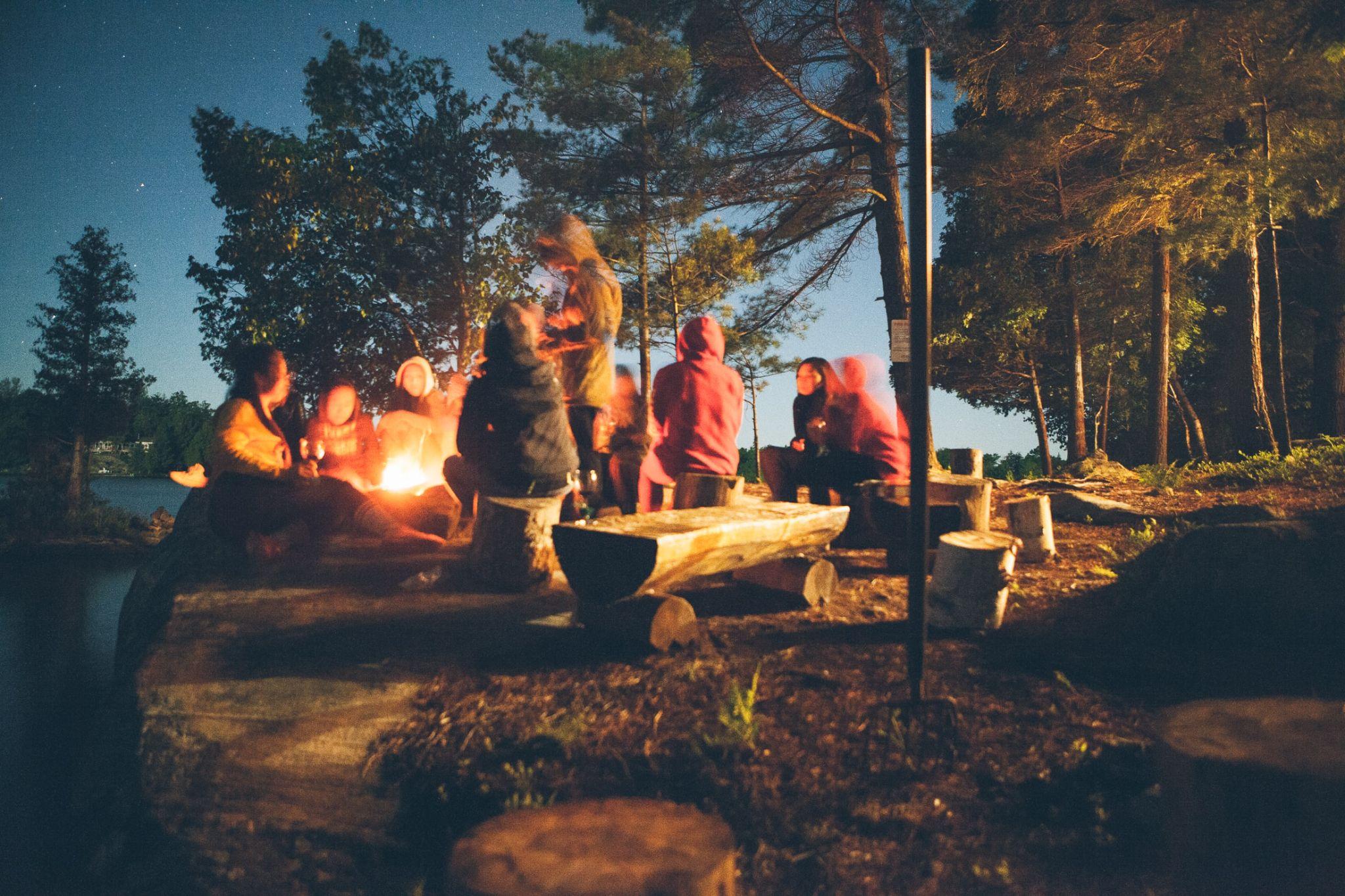 8 Tips on Trouble-Free Camping with a Large Group