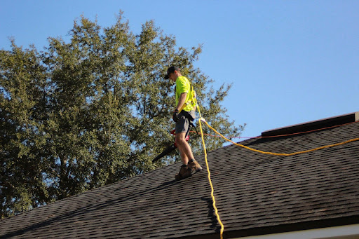What Responsibilities Do Roofers Have?