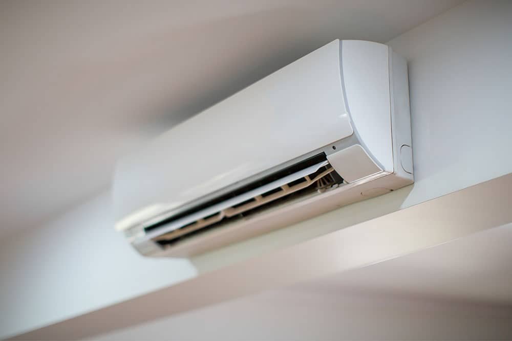 Should I turn my AC off if it’s not cooling?
