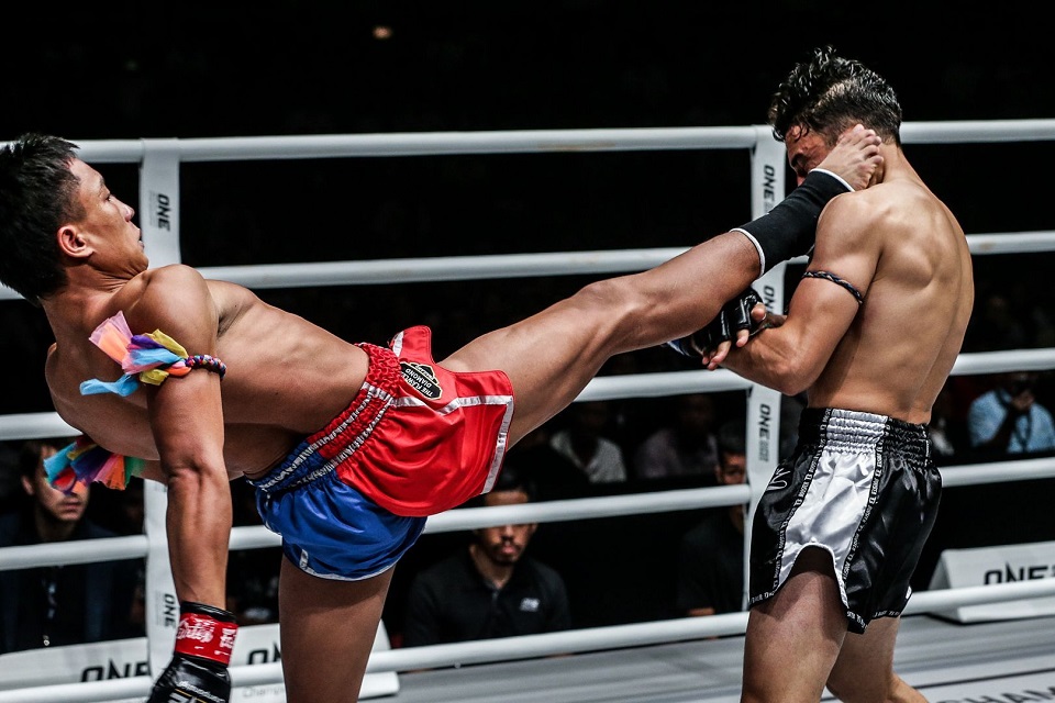 What is the Difference Between Muay Thai and Kickboxing?