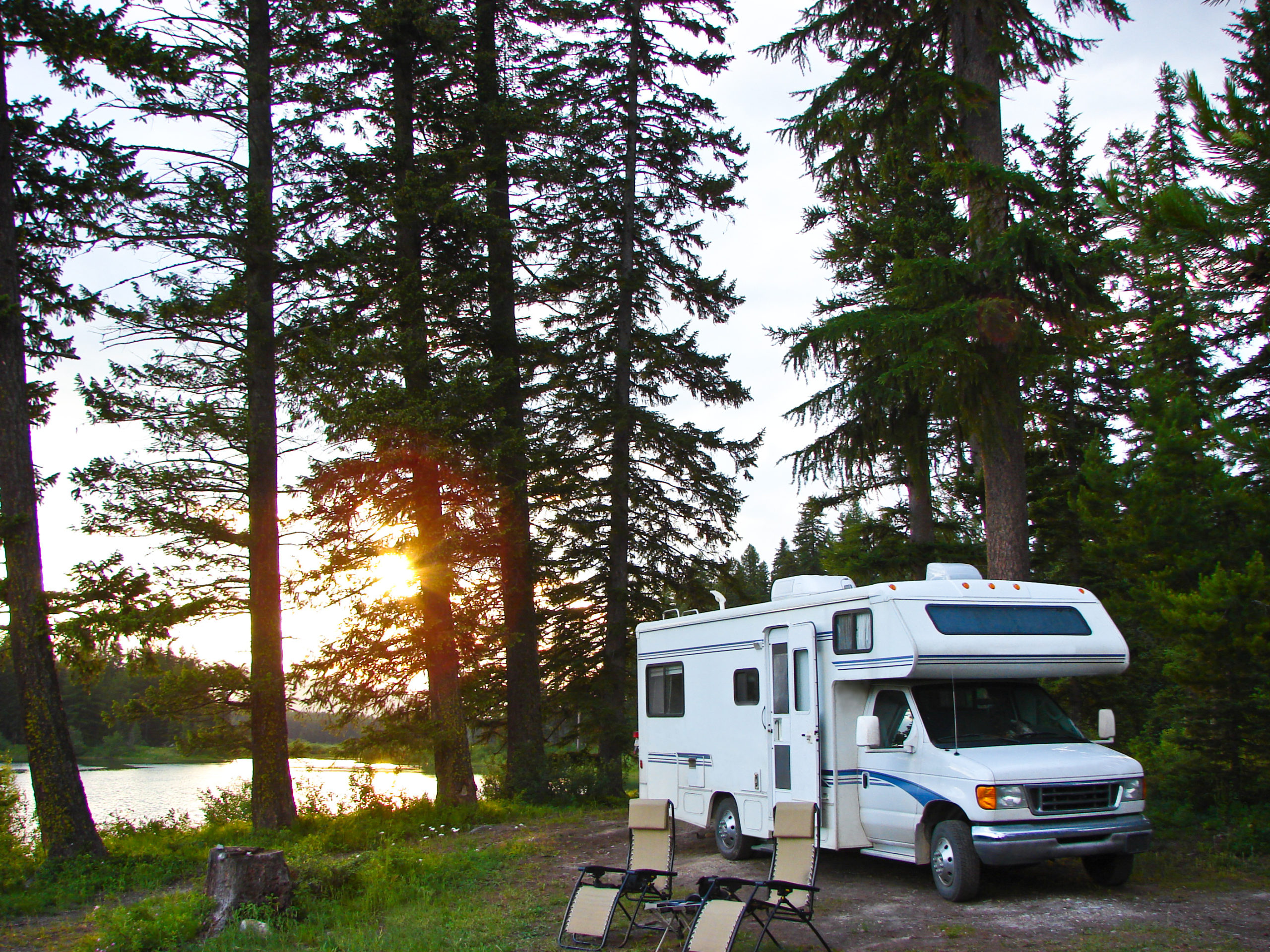 5 Compelling Reasons To Get An RV Cover For Your Trailer