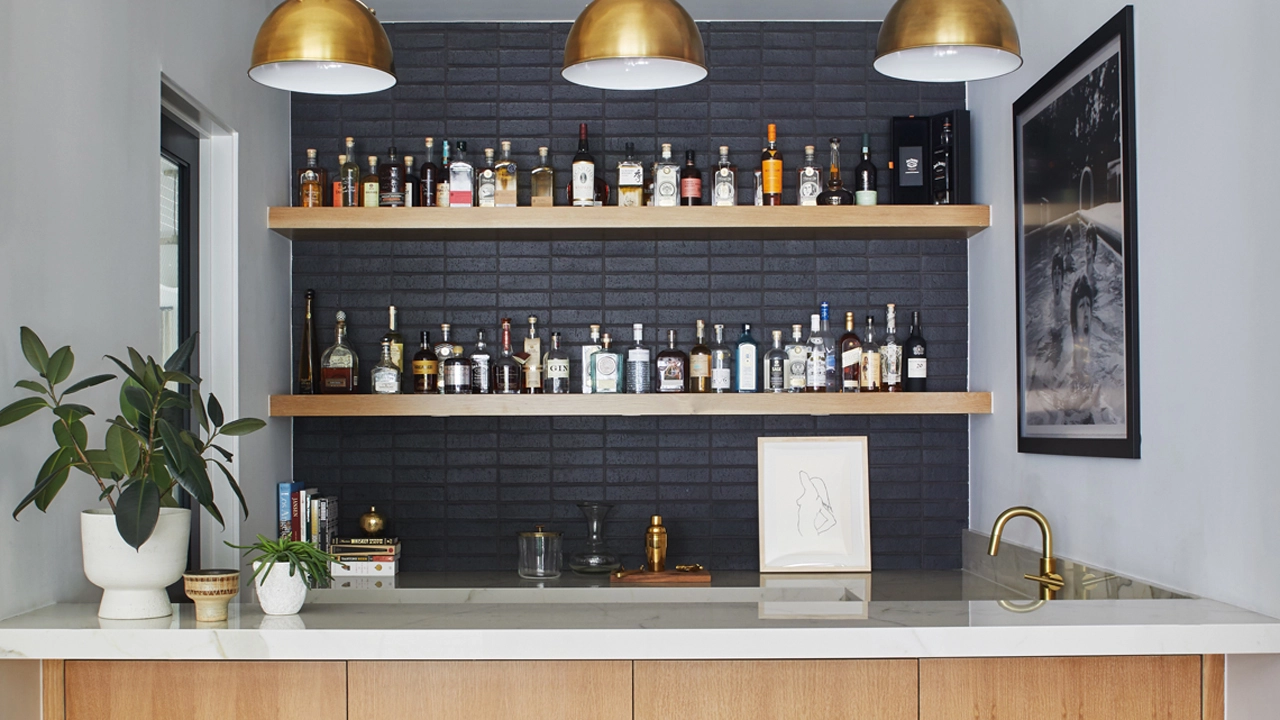 A Comprehensive Guide for New Enthusiasts to Set Up a Home Bar