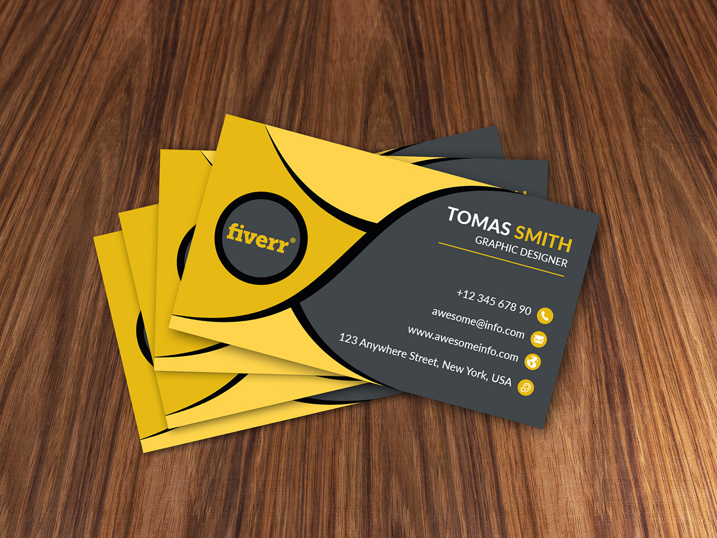 8 Helpful Tips to Create an Effective Business Card