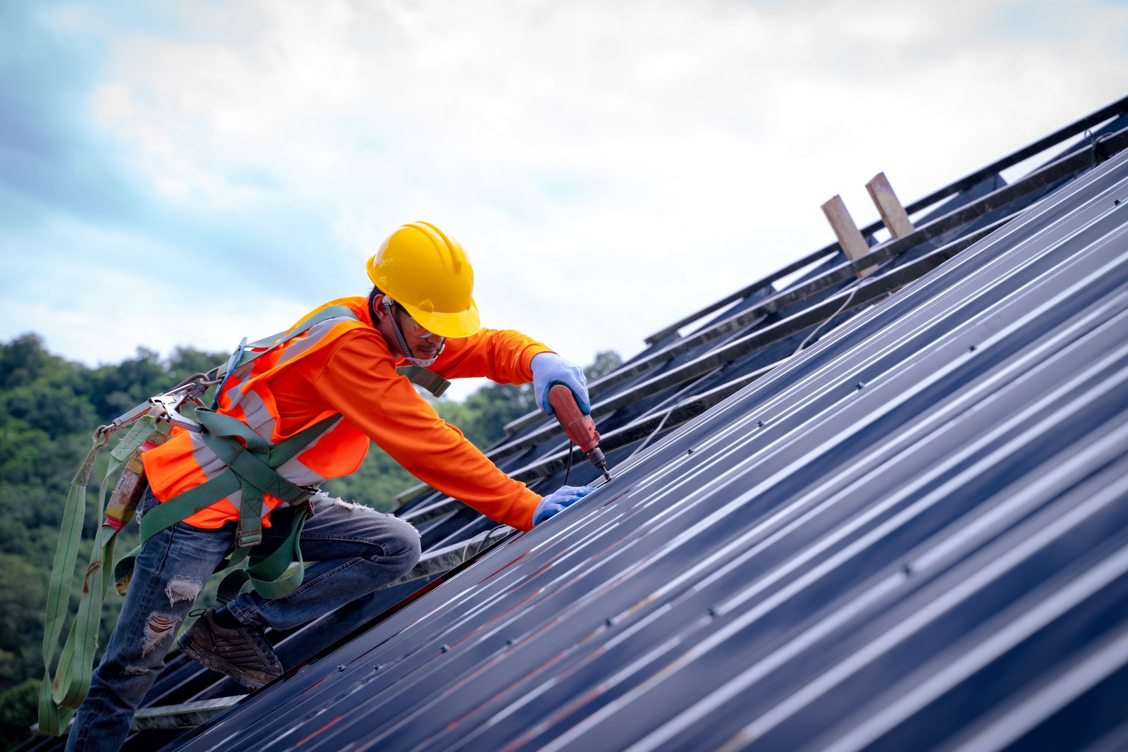 Why Should You Hire Metal Roofers: How To Choose The Right One?
