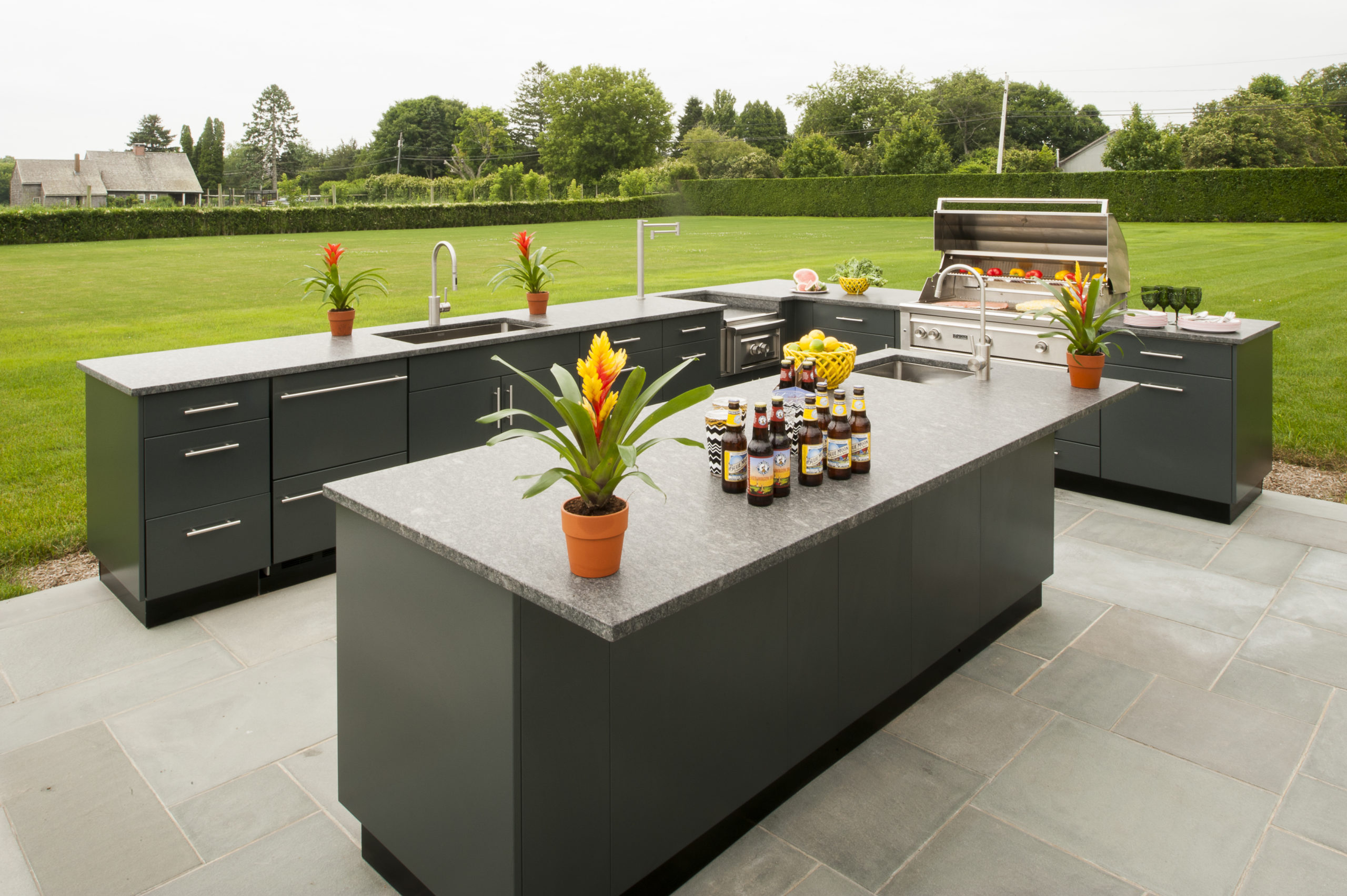 Listing The Best Countertops for Outdoor Kitchen