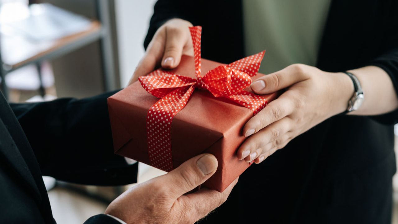 10 Gifting Ideas for Everyone in Your Life