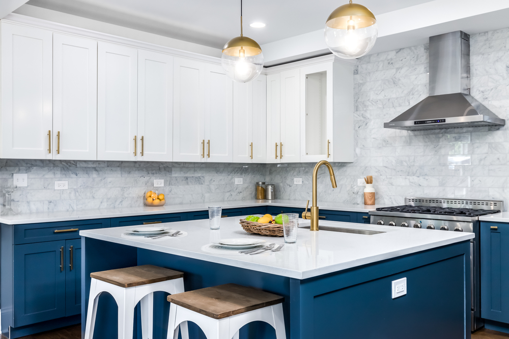 How to Create a Timeless Kitchen with Blue and White Kitchen Cabinets