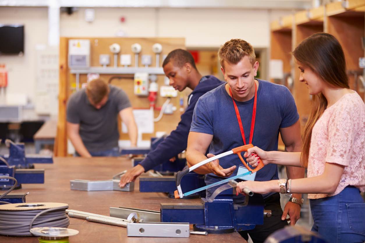 What are Trade Schools, and How Do they Differ from College?