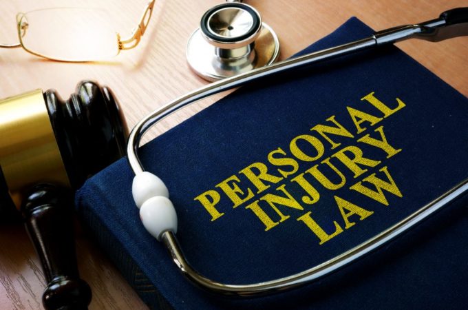When Should People Hire a Personal Injury Lawyer?