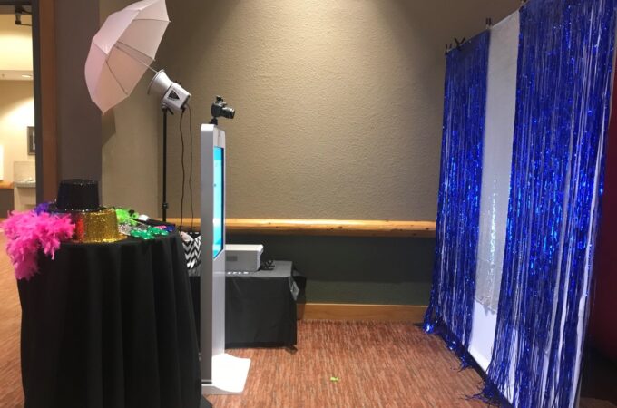 Why Get Photo Booth Rental Services for Parties and How to Do It