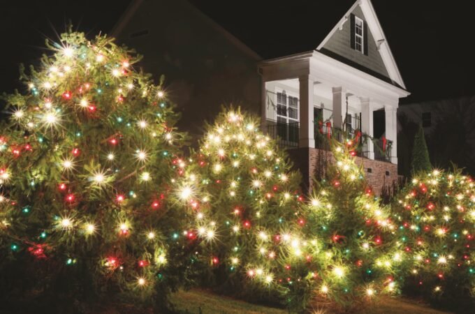 Why Commercial Christmas Light Installation Is a Must for Boulder Businesses This Christmas